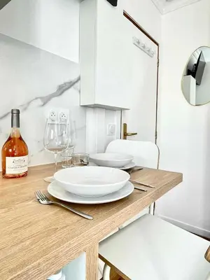 Cuisine ou kitchenette dans l'établissement New 147 Suite Tonton - Cosy Apartment Paris Center