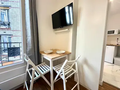 Cuisine ou kitchenette dans l'établissement New 431 Suite Dalida - Cosy Apartment Paris Center