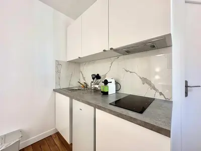 Cuisine ou kitchenette dans l'établissement New 432 Suite Monet - Cosy Apartment Paris Center