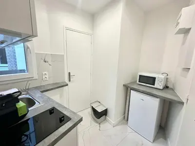 Cuisine ou kitchenette dans l'établissement New 441 Suite Matisse- Cosy Apartment Paris Center