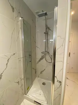 Salle de bains dans l'établissement New 451 Suite Monroe - Cosy Apartment Paris Center