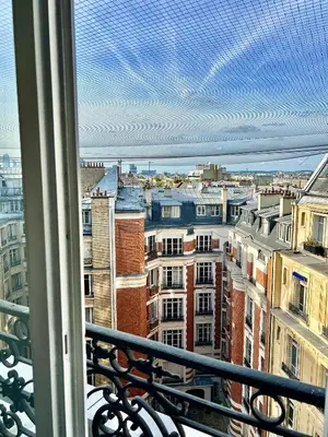 Vue générale sur la mer ou vue sur la mer prise depuis l'appartement