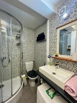 Salle de bains dans l'établissement Coeur du Marais-Rue des Rosiers