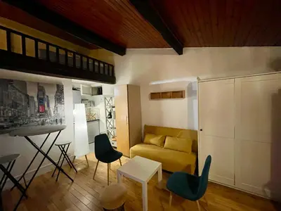 Coin salon dans l'établissement Coeur du Marais-Rue des Rosiers