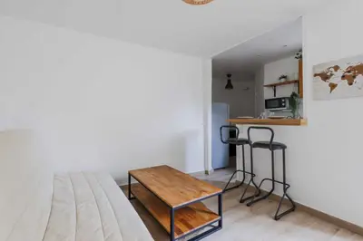 Cuisine ou kitchenette dans l'établissement Charming apartment - 1BR- 4P- Oberkampf