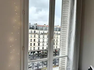 Vue générale sur Paris ou vue de la ville depuis l'appartement