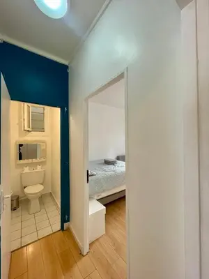 Salle de bains dans l'établissement Tour Eiffel Croix Nivert Paris
