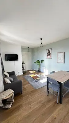 Plan de l'établissement Superbe appartement en Hauteur style NEW Yorkais - Proche Métro Paris Idéal pour couple et professionnels Toutes commodités à proximité