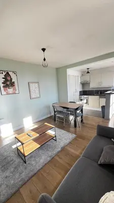 Plan de l'établissement Superbe appartement en Hauteur style NEW Yorkais - Proche Métro Paris Idéal pour couple et professionnels Toutes commodités à proximité