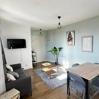 Superbe appartement en Hauteur style NEW Yorkais - Proche Métro Paris Idéal pour couple et professionnels Toutes commodités à proximité