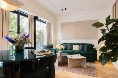 Coin salon dans l'établissement La Suite - Voltaire II - 2 bedrooms with AC