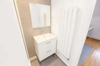 Salle de bains dans l'établissement Studio Cosy avec Ascenseur Paris 16 - 2 personnes