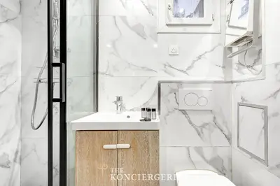 Salle de bains dans l'établissement BM - 71 Victor Hugo