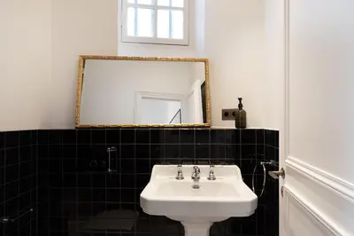 Salle de bains dans l'établissement Pick A Flat's Apartment in Saint Germain des Prés - Rue Furstemberg
