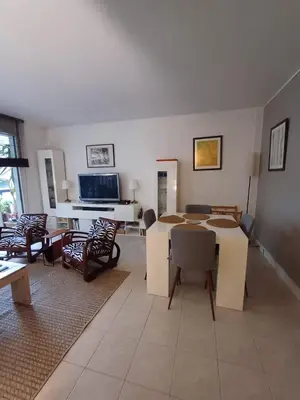 Télévision ou salle de divertissement dans l'établissement Centre Paris
