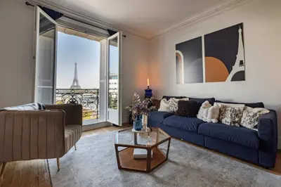 Coin salon dans l'établissement Luxury Flat Eiffel View 3BR 7 Guests