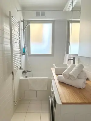Salle de bains dans l'établissement L'Amelot - Studio avec terrasse Paris 11e