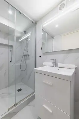 Salle de bains dans l'établissement Sous Plex palais des congres Porte Maillot - 4P