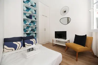Télévision ou salle de divertissement dans l'établissement Studio original et reposant - Paris 10 - 2P