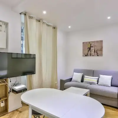 Bonne Nouvelle Paris 2e Charmant appartement 4P