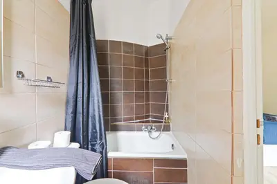 Plan de l'établissement Eiffel Tower 2 Heart of Paris 1BR-4P with NetFlix