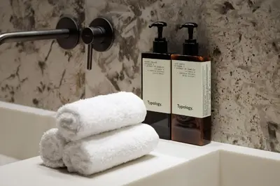 Salle de bains dans l'établissement Oniri - Serviced Apartment in Le Marais - Rue du Roi de Sicile