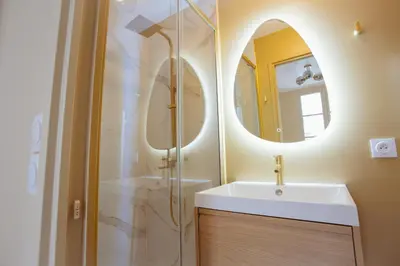 Salle de bains dans l'établissement Bonaparte