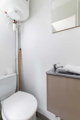 Salle de bains dans l'établissement Studio cosy metro saint Paul - Paris 3 - 2P