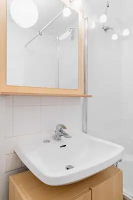Salle de bains dans l'établissement Appartement Paisible proche parc des princes - 4P