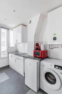 Cuisine ou kitchenette dans l'établissement Appartement Gare de reuilly - Paris 12 - 4p