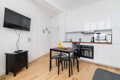 Cuisine ou kitchenette dans l'établissement Appartement cosy refait a neuf - Paris 19 - 4P