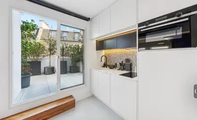 Cuisine ou kitchenette dans l'établissement Penthouse Design & Luxury Terrace