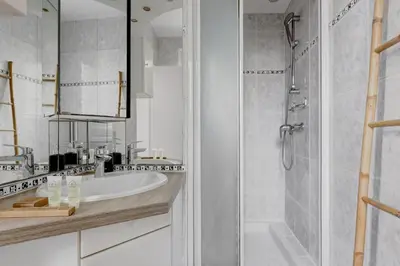 Salle de bains dans l'établissement 517 Suite Raffet - Cozy Studio Paris 16