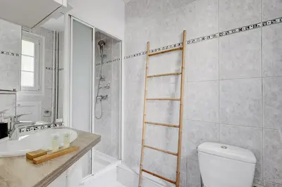Salle de bains dans l'établissement 517 Suite Raffet - Cozy Studio Paris 16