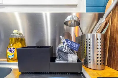 Cuisine ou kitchenette dans l'établissement GuestReady - Charming Retreat in La Roquette