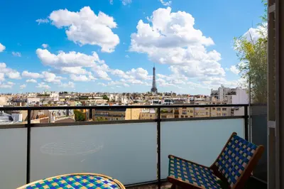 Balcon ou terrasse dans l'établissement Stunning View on Eiffel Tower with Balcony