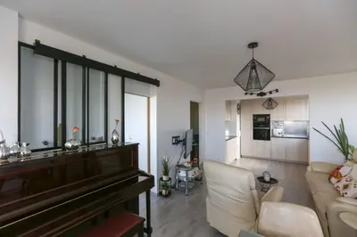 Cuisine ou kitchenette dans l'établissement Nice apartment with balcony in Pré-Saint-Gervais