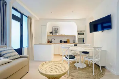 Cuisine ou kitchenette dans l'établissement Apartment ideally located in Paris 15