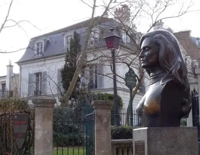 Plan de l'établissement Un nid très calme et chaleureux a Montmartre !