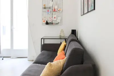 Coin salon dans l'établissement Studio cosy sur cour - Centre de Paris