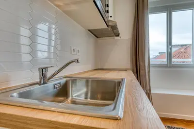 Cuisine ou kitchenette dans l'établissement On Room Last Floor - Batignolles