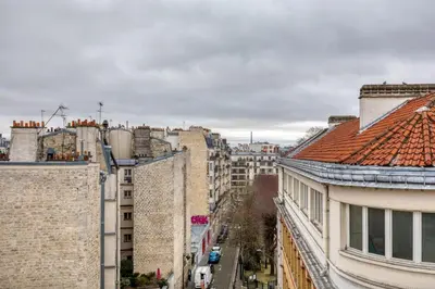 Vue générale sur Paris ou vue de la ville depuis l'appartement
