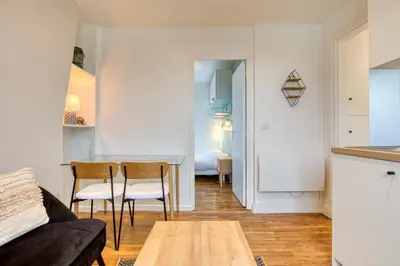 Cuisine ou kitchenette dans l'établissement On Room Last Floor - Batignolles