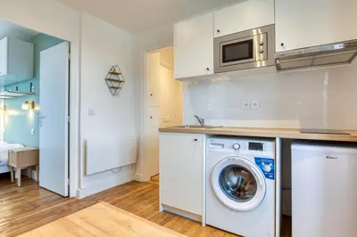 Cuisine ou kitchenette dans l'établissement On Room Last Floor - Batignolles