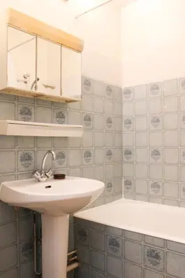Salle de bains dans l'établissement Studio lumineux avec balcon Porte de Versailles