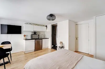 Cuisine ou kitchenette dans l'établissement Beautiful Apartement in the heart of Paris Opera