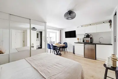 Cuisine ou kitchenette dans l'établissement Beautiful Apartement in the heart of Paris Opera