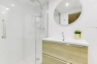 Salle de bains dans l'établissement Charming duplex apartment near Montmartre