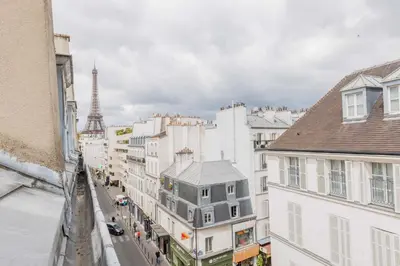 Vue générale sur Paris ou vue de la ville depuis l'appartement