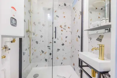 Salle de bains dans l'établissement Charming studio - INVALIDES - Mobility lease